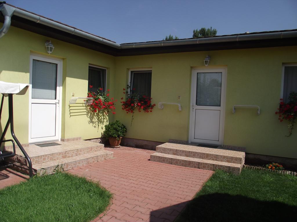 Apartman Kaszas Garden Mosonmagyarovar Bagian luar foto